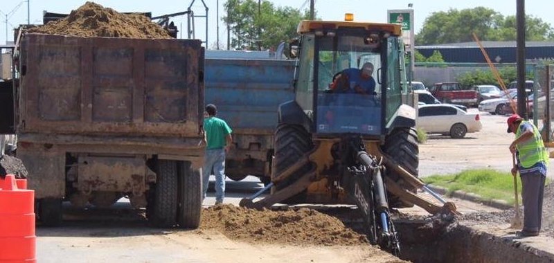 Avanza COMAPA en rehabilitación de  ocho hundimientos; seis ya terminados