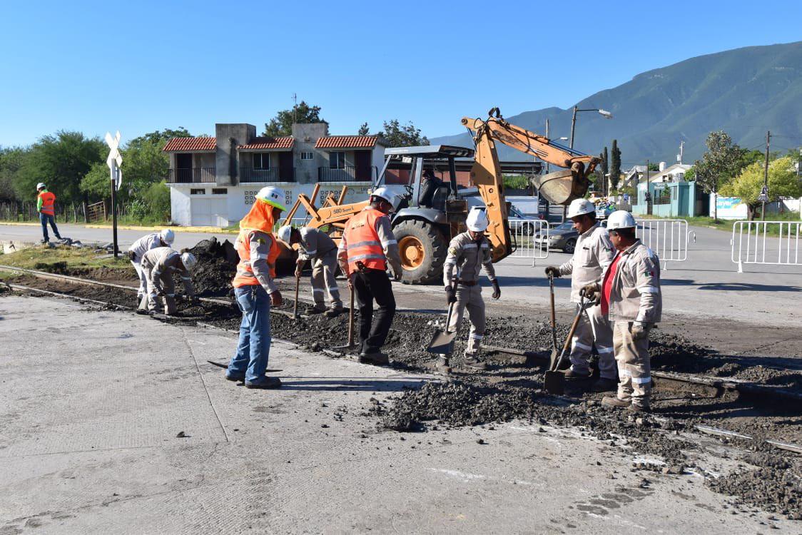 Rehabilitan cruce del tren en calle Alejandro Prieto