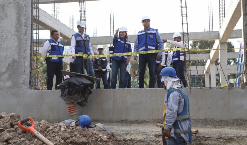 REALIZAN GOBERNADOR Y PRESIDENTA DEL DIF SUPERVISIÓN DE NUEVO EDIFICIO DE ATENCIÓN.