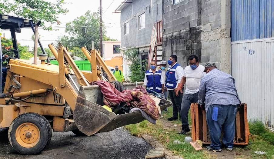 Da atención a quejas, realiza labores de inspección y vigilancia, de 9 de la mañana a 1 de la tarde