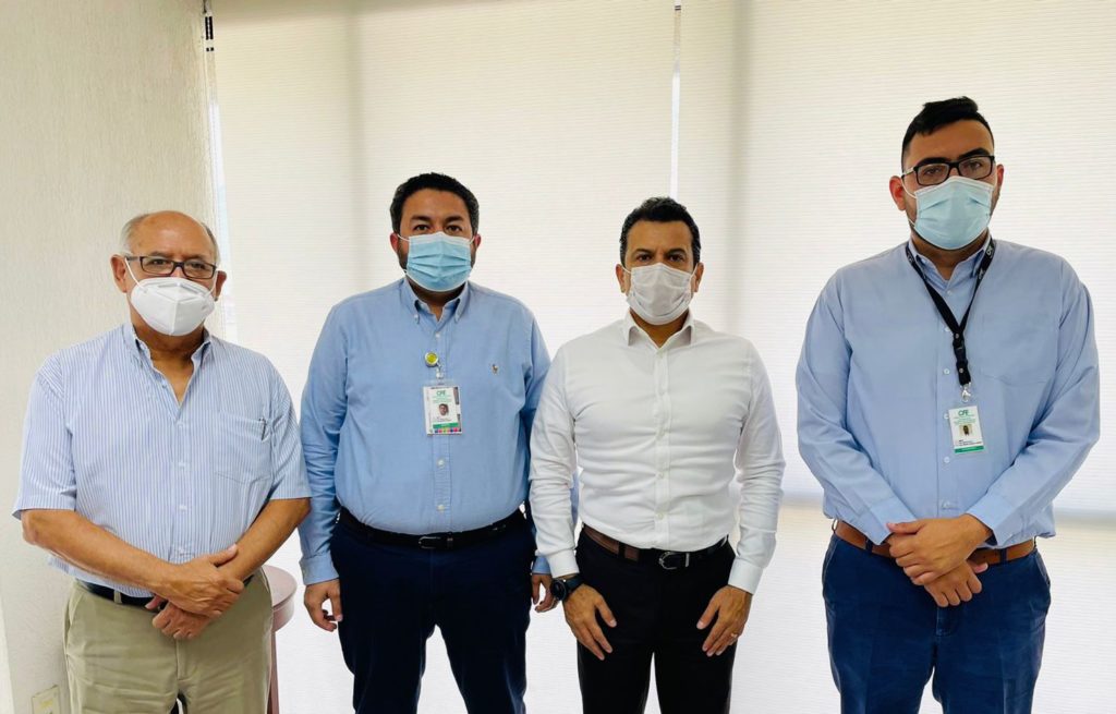 LALO GATTAS se reúne con superintendente de la CFE y Delegada del IMSS.
