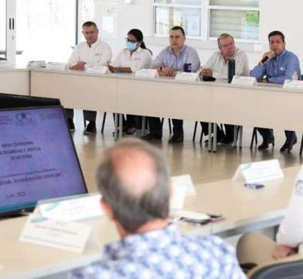 Preside Gobernador Francisco García Cabeza de Vaca reunión con mesa de seguridad en Ciudad Victoria.