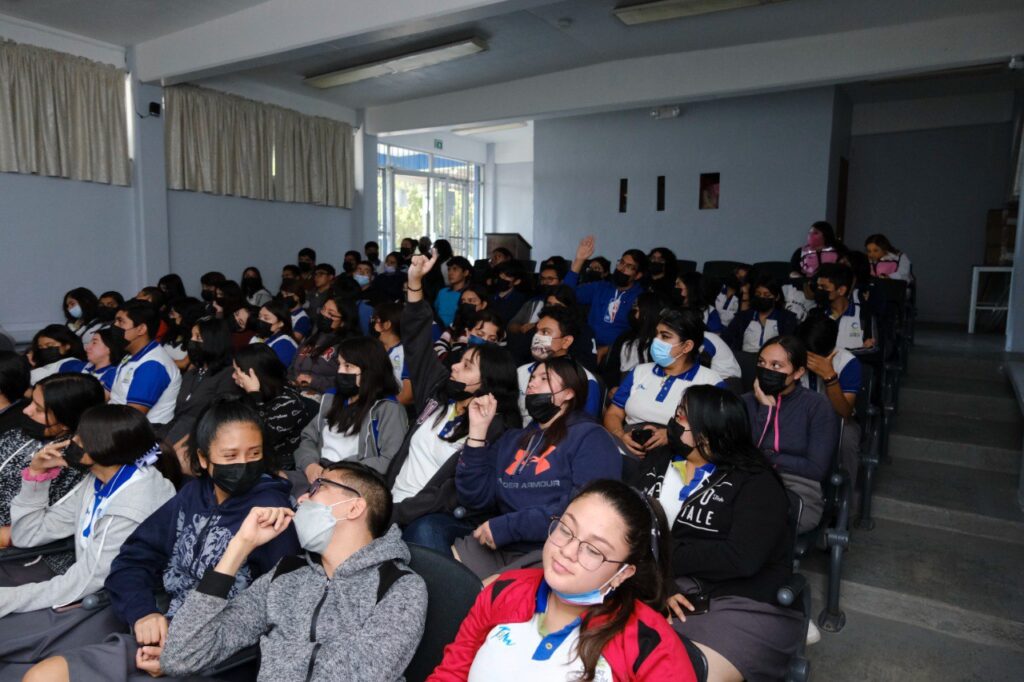 LLEVA DIF PLATICAS DE SALUD EMOCIONAL Y PREVENCIÓN EMBARAZOS NO DESEADOS A ESTUDIANTES DE PREPARATORIA