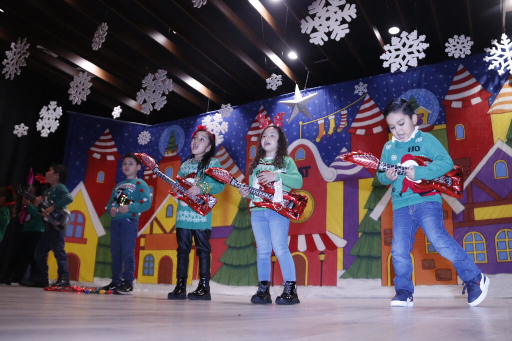 Centros educativos y estancias infantiles de UAT U-NIDO celebran festival navideño