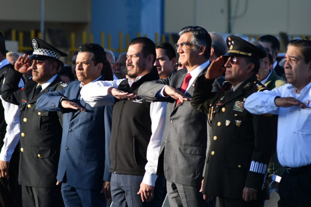 Debemos trabajar unidos para construir los nuevos pilares de la universidad: Gobernador