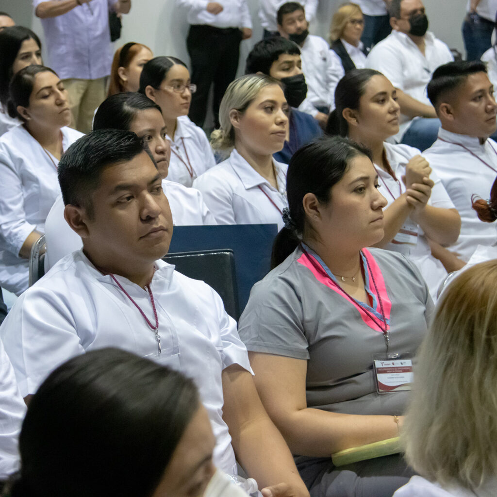 Reconoce rector esfuerzo de enfermeras y enfermeros de la UAT para laborar en Alemania