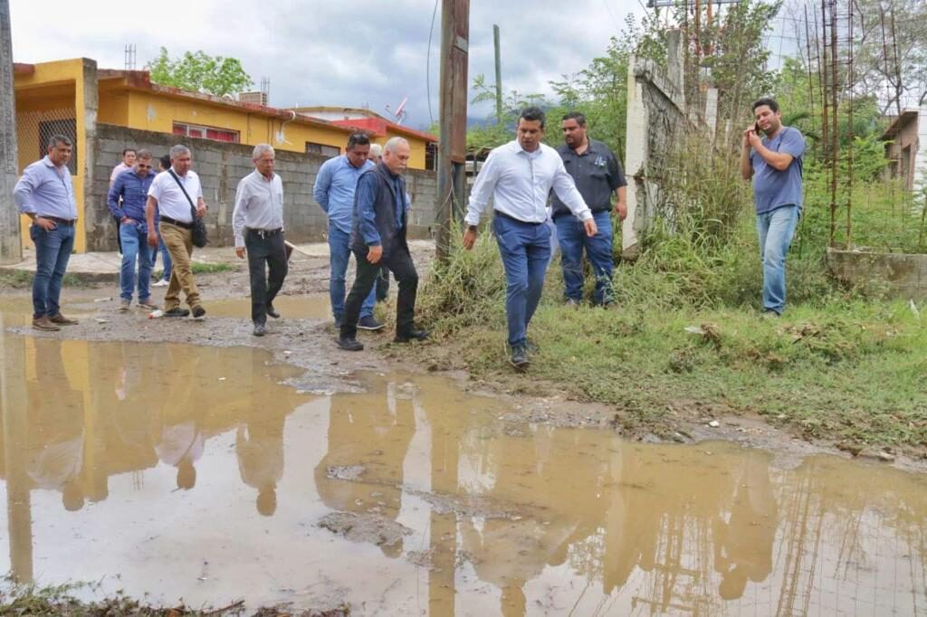 Supervisa alcalde zona afectada por lluvias y desazolve de drenes.