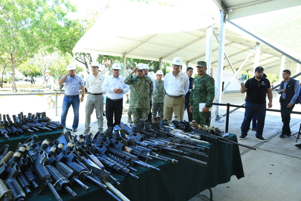 Las armas deben servir para proteger a la población: Américo Villarreal