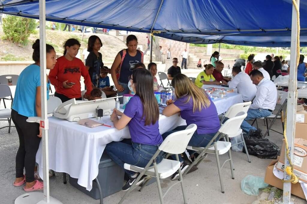 Beneficia DIF Tamaulipas a más de 500 migrantes en brigada médica asistencial en Matamoros