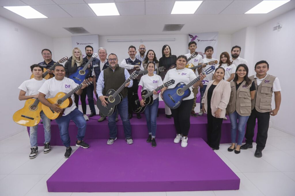 Recibe DIF Tamaulipas donativo de instrumentos musicales por parte del Club Rotario Victoria de Escandón