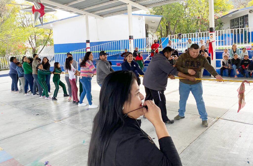 Fomenta Secretaría de Educación integración de comunidad educativa con rally familiar