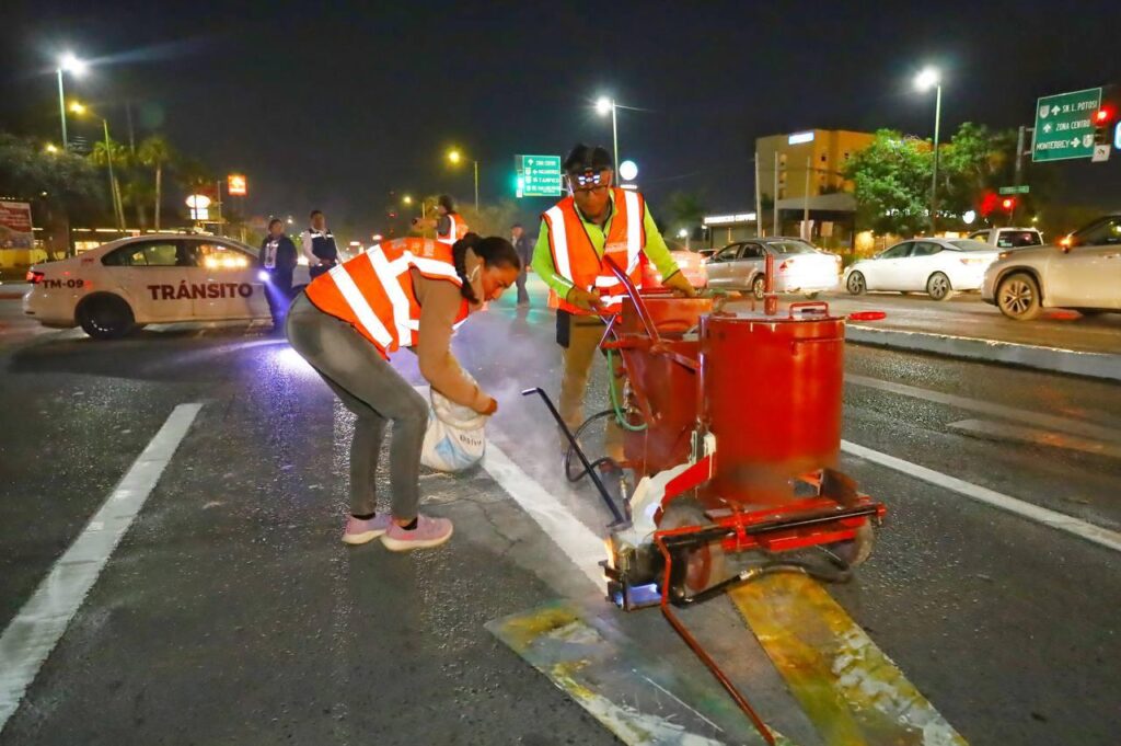 Trabajan horas nocturnas en el embellecimiento de Victoria