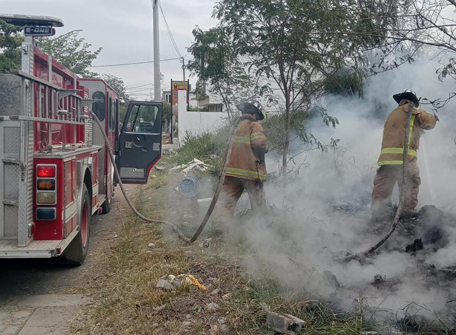 la Coordinación de Protección Civil y H. Cuerpo de Bomberos del Municipio de Victoria lanzó un exhorto a la población a evitar la quema de pastizales y basura en predios baldíos.