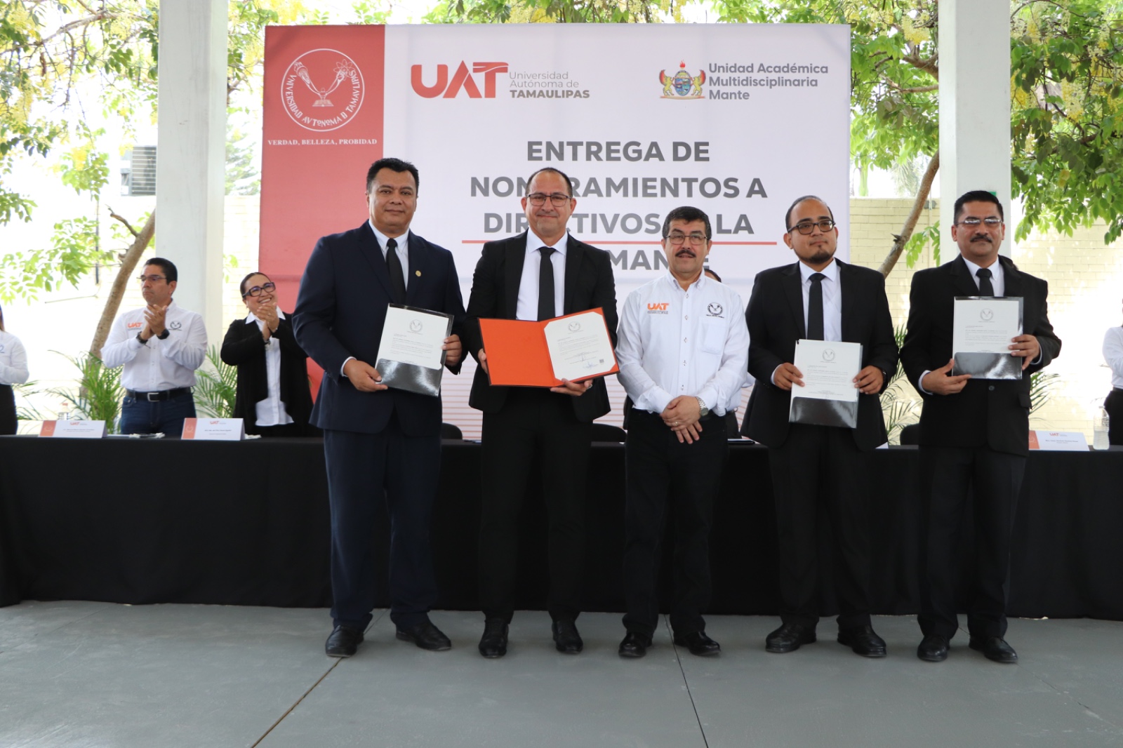 Rector de la UAT entrega nombramientos a nuevos directivos de la UAM ...