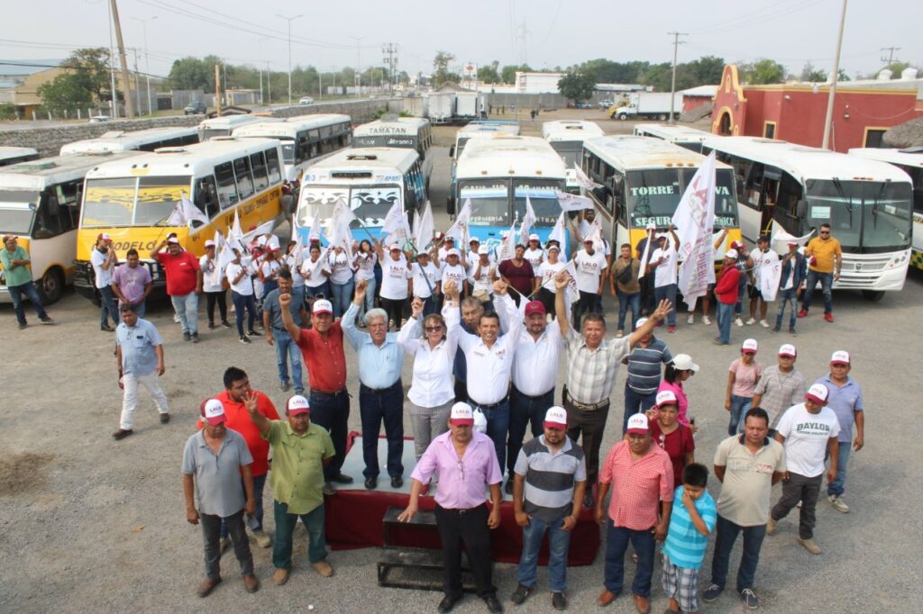 Transportistas toman la ruta del triunfo, Todos con Lalo.