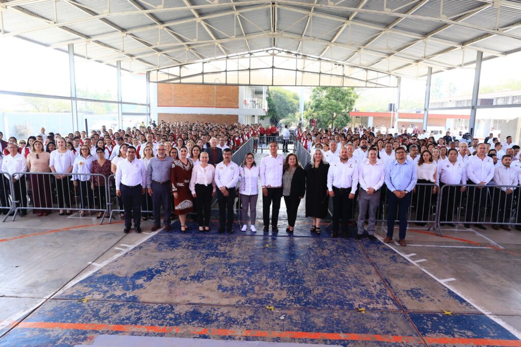 Destaca Américo rol de las educadoras en la formación de nuevas generaciones