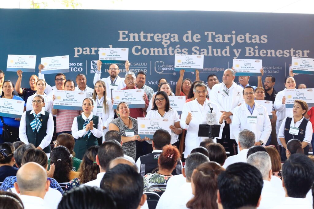 Entrega Américo tarjetas del programa “La Clínica es Nuestra”; refuerzan atención médica