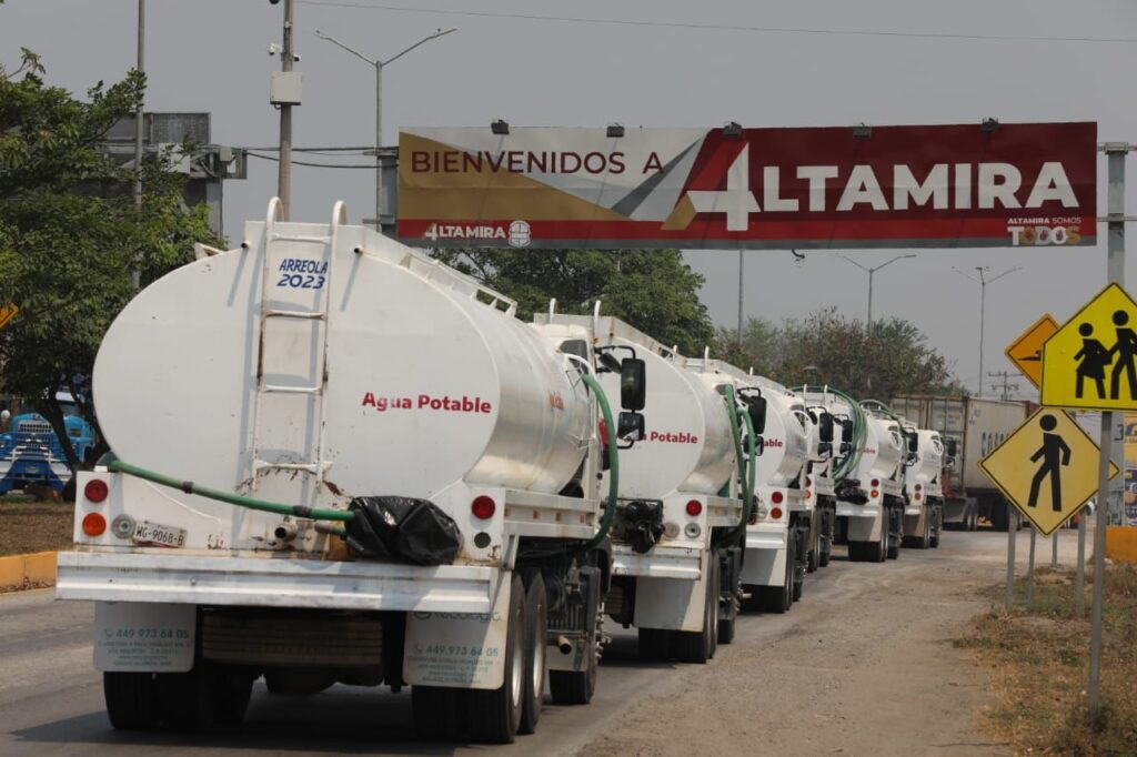 Envía Gobierno de Tamaulipas pipas para distribuir agua en la zona sur