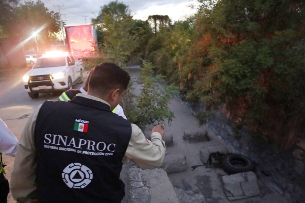 Supervisan autoridades de Protección Civil red de drenes en Victoria.