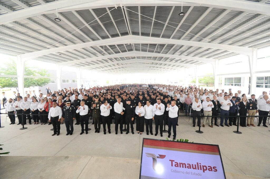 Preside gobernador ceremonia de graduación decadetes que se incorporan a la Guardia Estatal