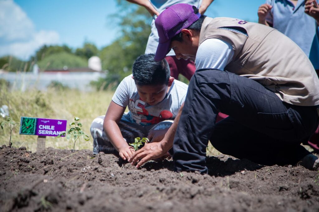 Habilita DIF Tamaulipas nuevos huertos escolares en 10 municipios del estado