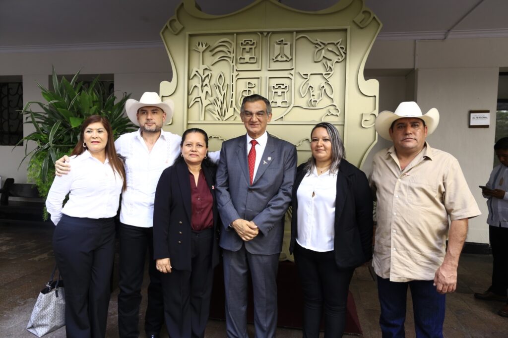 Inaugura Américo rehabilitación de Palacio de Gobierno de Tamaulipas y devela escudos de los 43 municipios