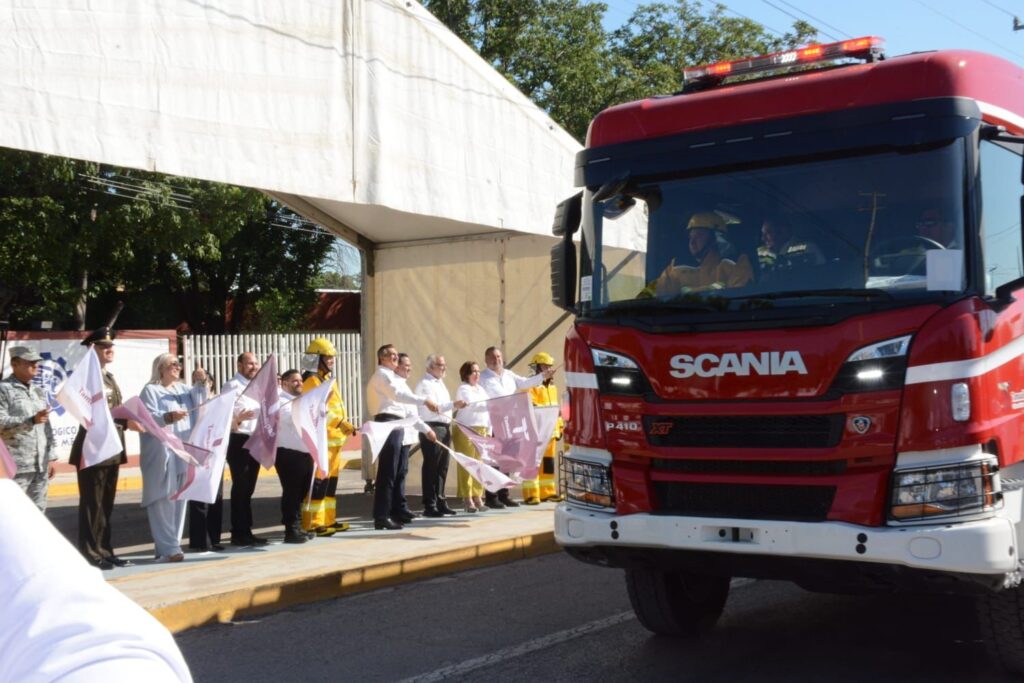 Cumple Américo al Tec Victoria; construye gimnasio