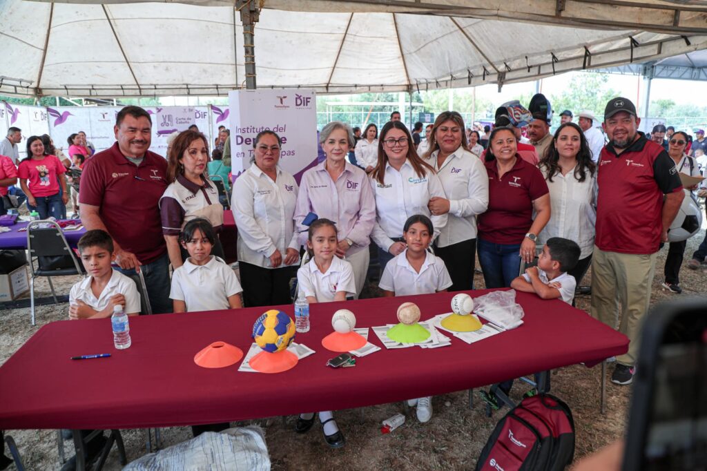 Lleva María de Villarreal la brigada “Transformando Familias” a Cruillas y Méndez