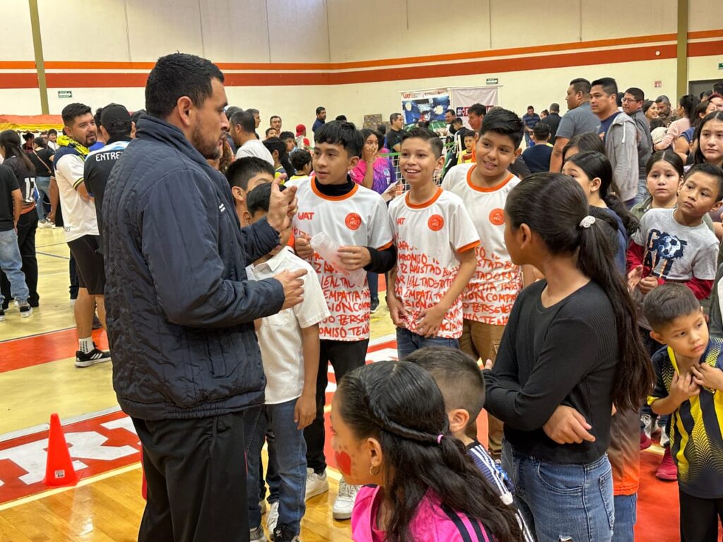 Niños y niñas de Copa UAT disfrutan de divertida posada navideña