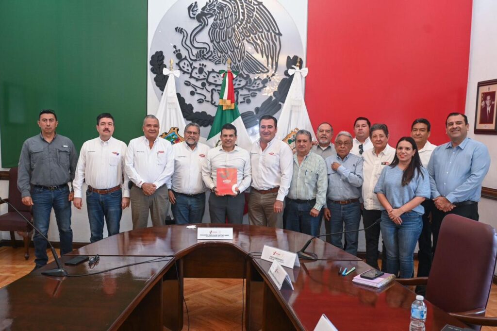 Acuerdan Municipio y CMIC seguir trabajando por Victoria.