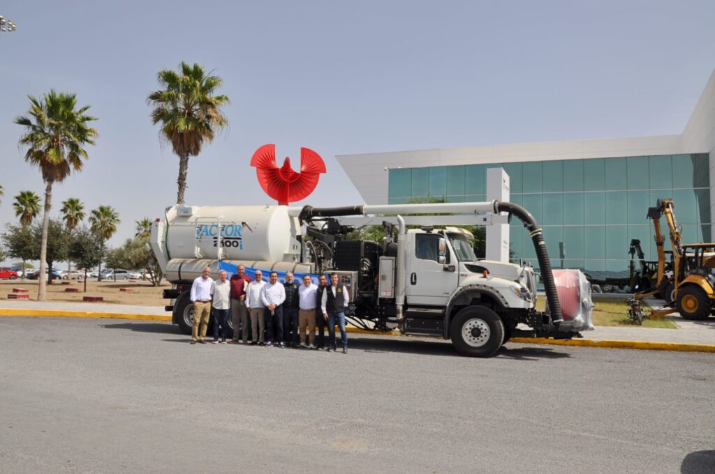 Inaugura secretario de Recursos Hidráulicos Expo del Tercer Foro Estatal del Agua 2025