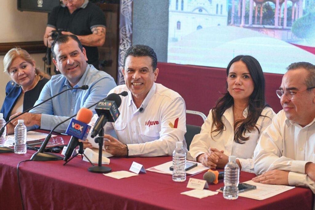 Festividades por Capitalidad de Victoria durante todo abril.