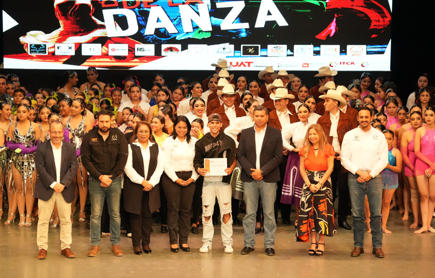 Presenta la UAT su talento artístico en el Día de Internacional de la Danza