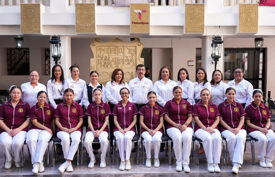 Rector de la UAT reconoce labor humanista de enfermeras y enfermeros