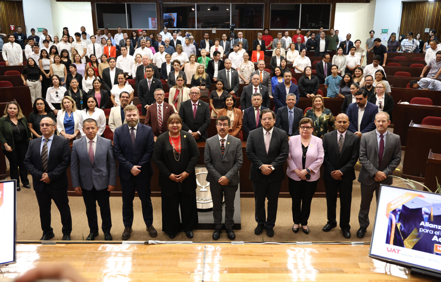 Rector de la UAT formaliza alianzas para impulsar certificaciones internacionales