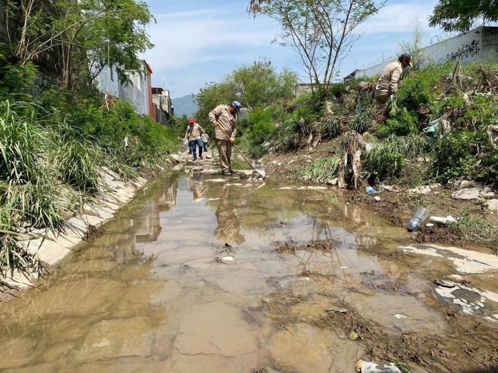 COMAPA Victoria refuerza limpieza de drenes y rejillas pluviales para prevenir taponamientos durante lluvias