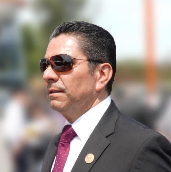 Manuel Aguilar obtiene doctorado/ Gattás, bien calificado  
