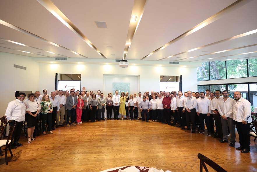 Reitera Américo su respeto a la libertad de expresión y pide a medios rescatar la verdad