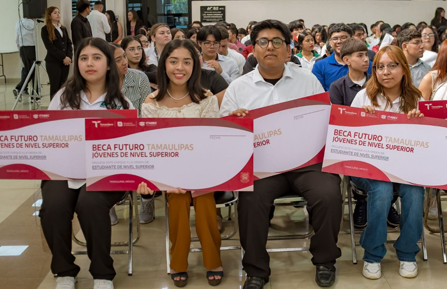 Entregan becas “Futuro Tamaulipas Jóvenes de Nivel Superior” en Nuevo Laredo Entregan becas “Futuro Tamaulipas Jóvenes de Nivel Superior” en Nuevo Laredo