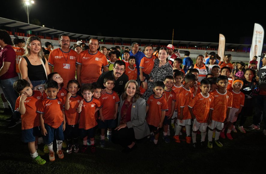 Celebra la UAT con éxito el torneo de futbol Academias Correcaminos Celebra la UAT con éxito el torneo de futbol Academias Correcaminos