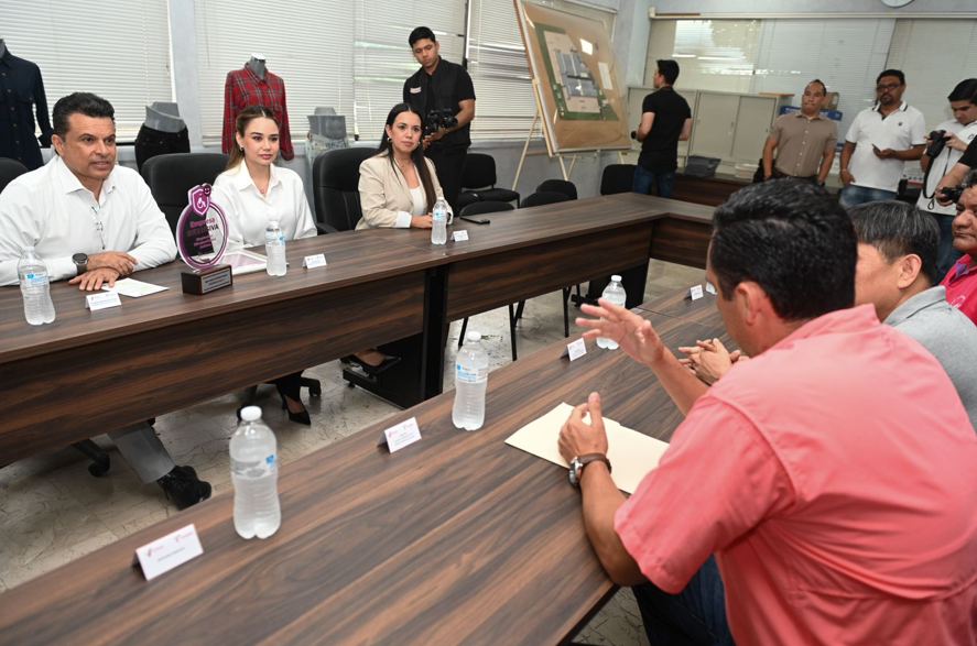 Certifican DIF y Municipio a Nien Hsing International como empresa inclusiva.