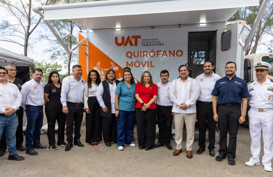 Cuenta la UAT con moderno quirófano móvil veterinario