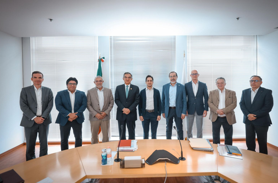 Gestiona gobernador de Tamaulipas, con Banobras, recursos para carreteras, puentes y Puerto del Norte