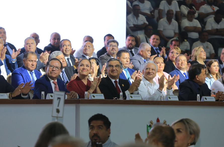 Reconoce gobernador de Tamaulipas fortaleza del sindicato petrolero en su 90 aniversario