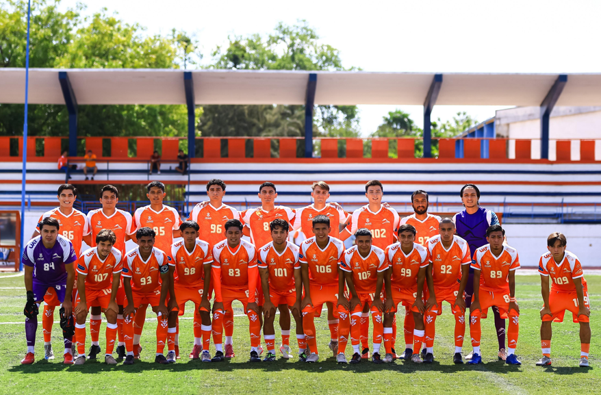 Inicia el campeón con triunfo