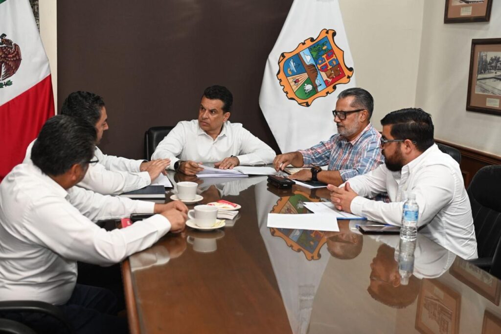 Trabajan Municipio y CFE en reordenamiento de la red eléctrica.
