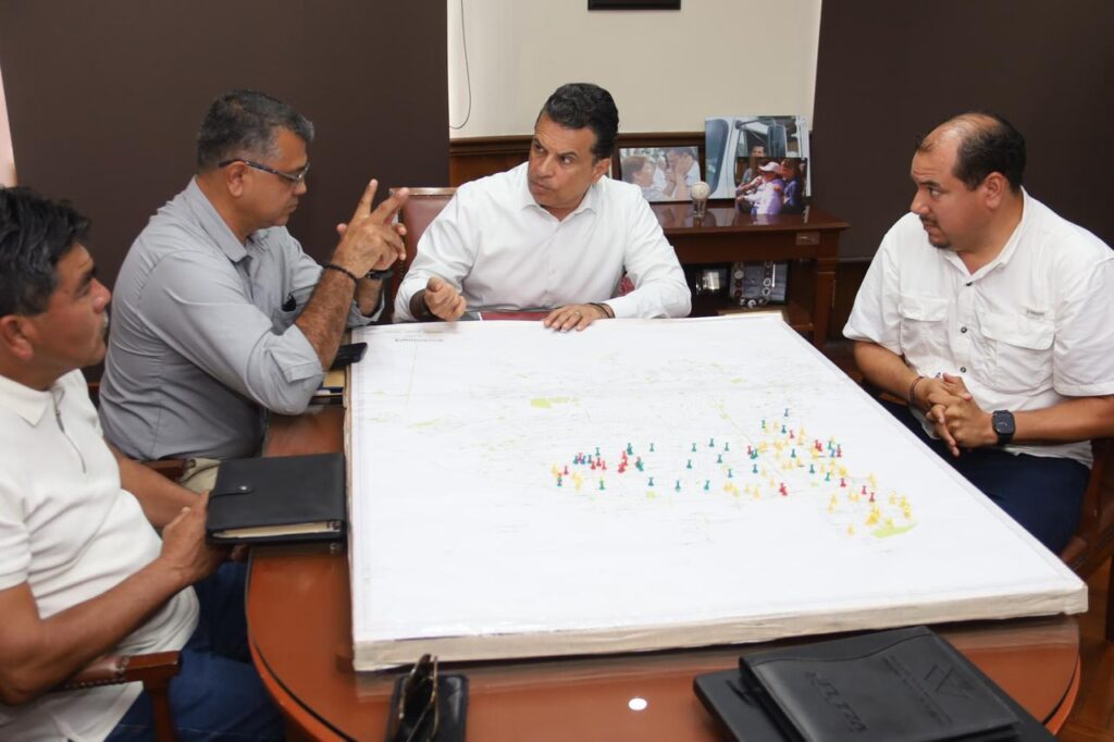 Evalúa Lalo Gattás eficiencia de los Servicios Públicos.