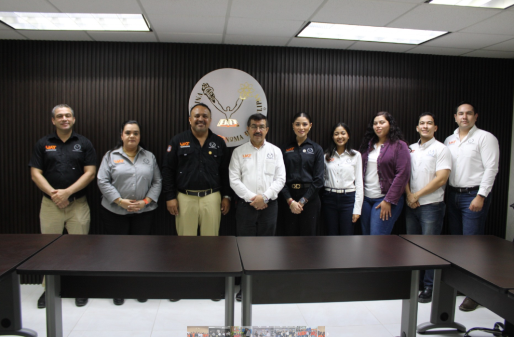 Sostiene rector encuentro con universitarios de Valle Hermoso