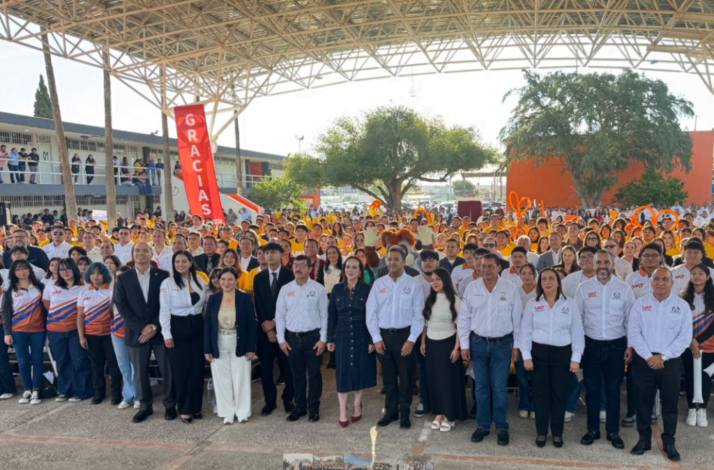 La UAT y gobierno de Nuevo Laredo entregan obras a universitarios