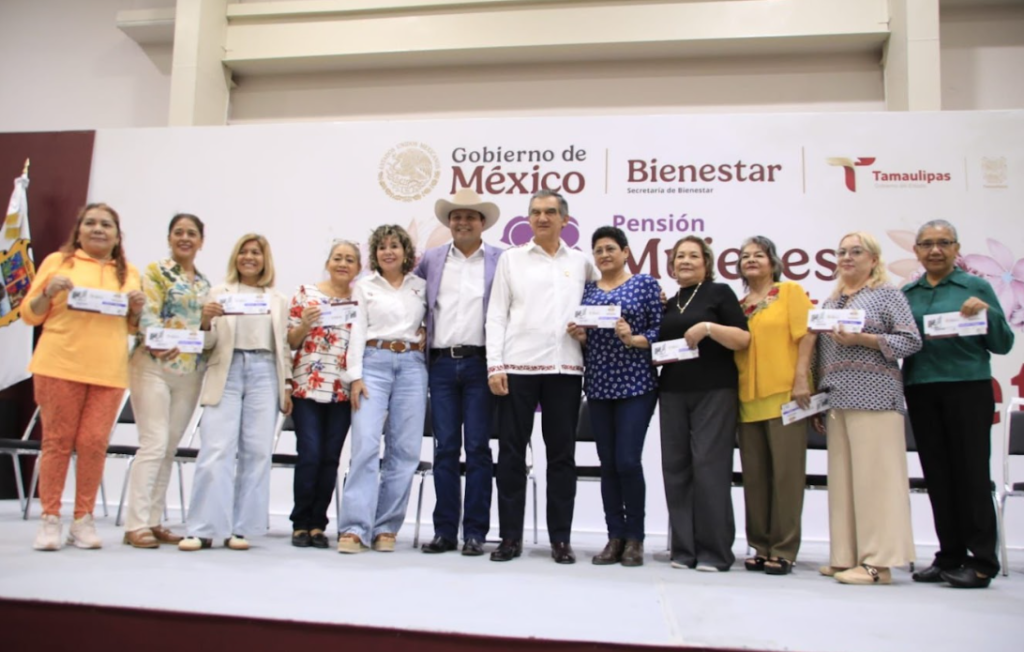 Entrega Américo tarjetas de Pensión Mujeres Bienestar; llegará a 93 mil tamaulipecas